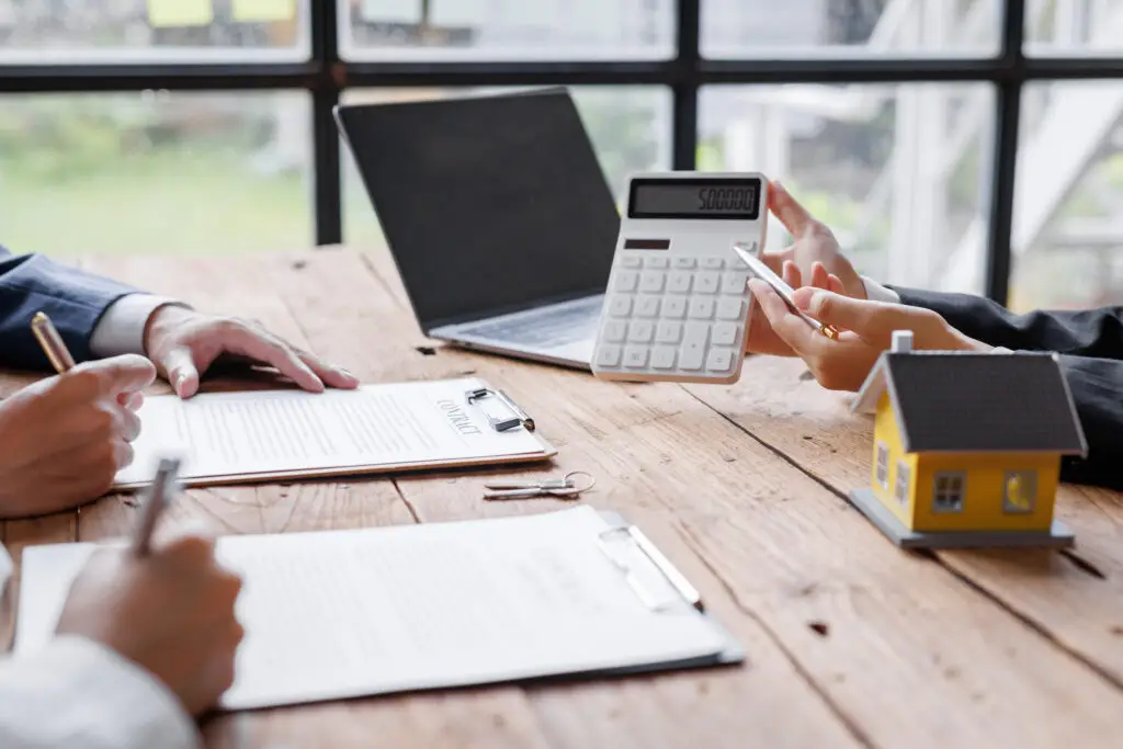 Préparer son achat immobilier avec un courtier : analyse, stratégie et projection